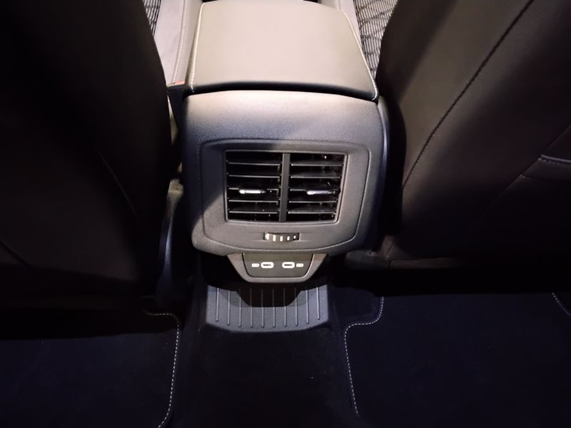 GuidiCar - VOLKSWAGEN T-Roc 2024 T-Roc 1.0 tsi R-Line Aziendale