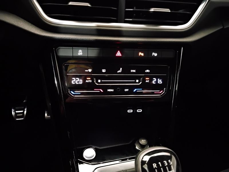 GuidiCar - VOLKSWAGEN T-Roc 2024 T-Roc 1.0 tsi R-Line Aziendale