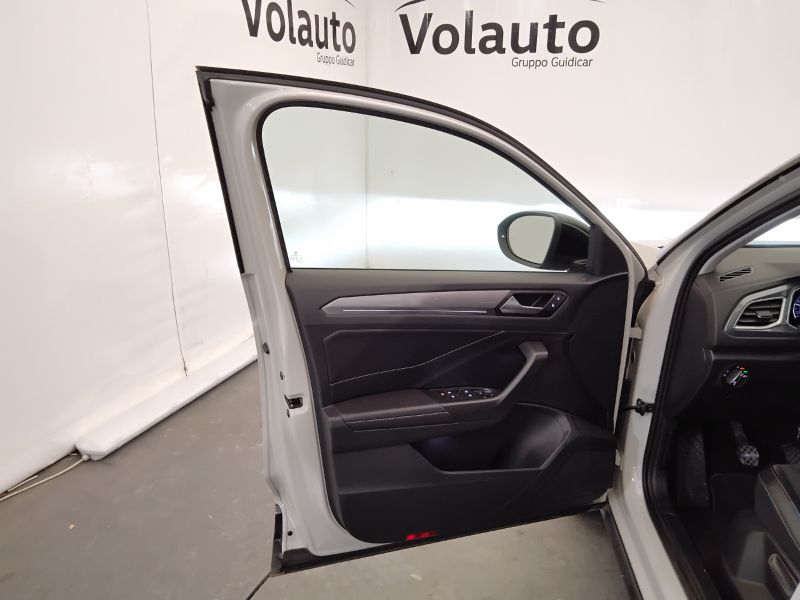 GuidiCar - VOLKSWAGEN T-Roc 2023 T-Roc 1.0 tsi Style Usato