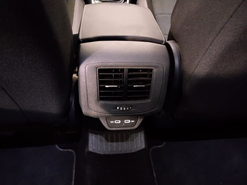GuidiCar - VOLKSWAGEN T-Roc 2023 T-Roc 1.0 tsi Style Usato