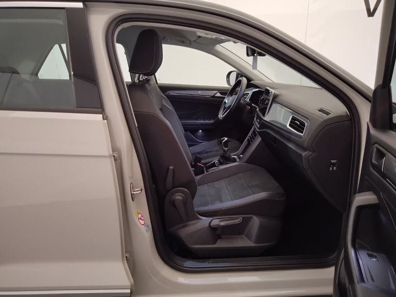 GuidiCar - VOLKSWAGEN T-Roc 2023 T-Roc 1.0 tsi Style Usato