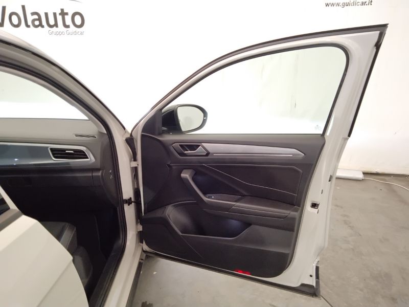 GuidiCar - VOLKSWAGEN T-Roc 2023 T-Roc 1.0 tsi Style Usato