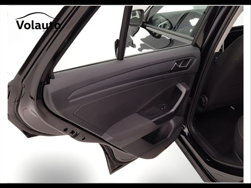 GuidiCar - VOLKSWAGEN T-Roc 2024 T-Roc 1.5 tsi act Life dsg Usato