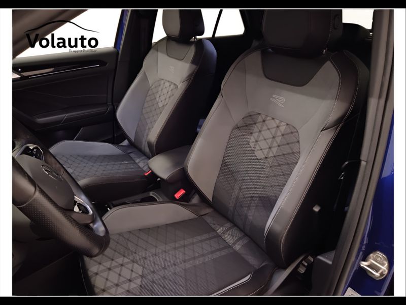 GuidiCar - VOLKSWAGEN T-Roc 2022 T-Roc 1.5 tsi act R-Line Usato