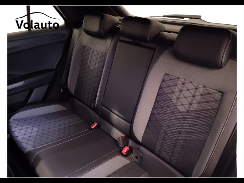 GuidiCar - VOLKSWAGEN T-Roc 2022 T-Roc 1.5 tsi act R-Line Usato