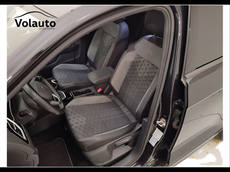 GuidiCar - VOLKSWAGEN T-Roc 2023 T-Roc 1.5 tsi act R-Line Usato