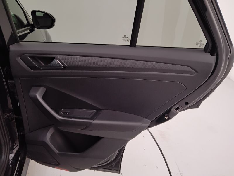 GuidiCar - VOLKSWAGEN T-Roc 2023 T-Roc 1.5 tsi act R-Line Usato