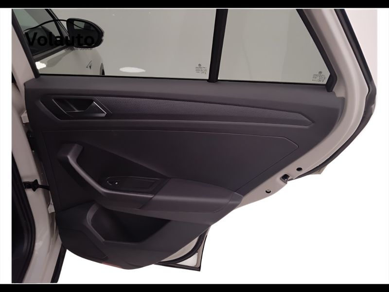 GuidiCar - VOLKSWAGEN T-Roc 2023 T-Roc 1.5 tsi act R-Line Usato