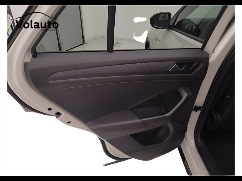 GuidiCar - VOLKSWAGEN T-Roc 2023 T-Roc 1.5 tsi act R-Line Usato
