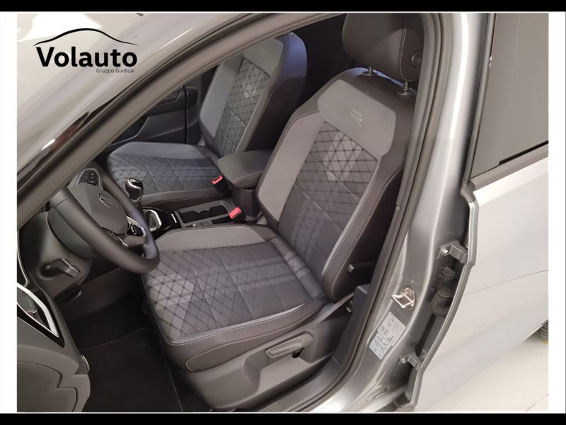 GuidiCar - VOLKSWAGEN T-Roc 2024 T-Roc 1.5 tsi act R-Line Usato