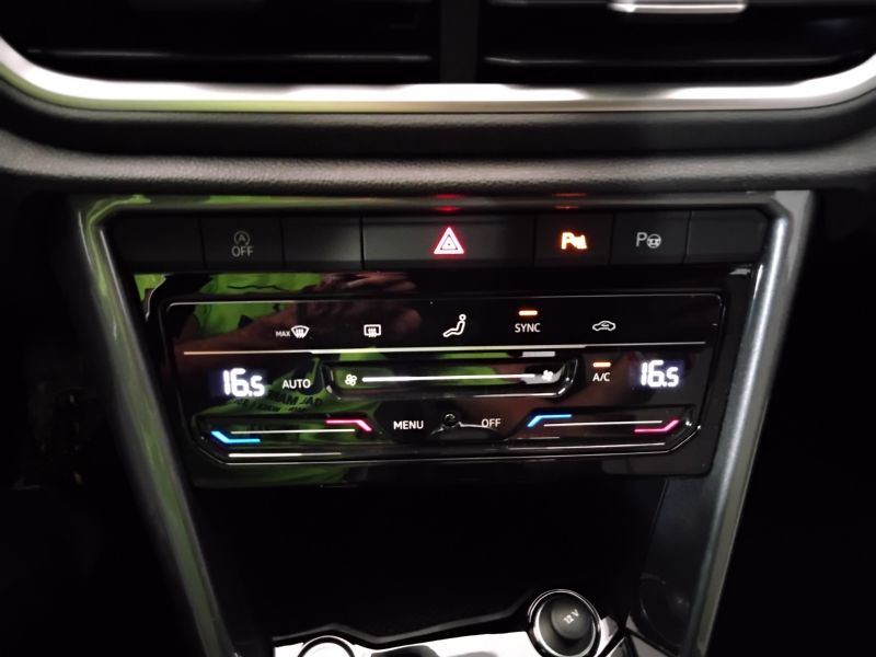GuidiCar - VOLKSWAGEN T-Roc 2024 T-Roc 1.5 tsi act Style Aziendale