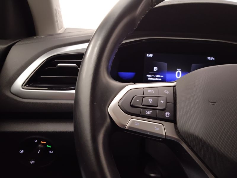 GuidiCar - VOLKSWAGEN T-Roc 2022 T-Roc 2.0 tdi scr Life 115cv Usato