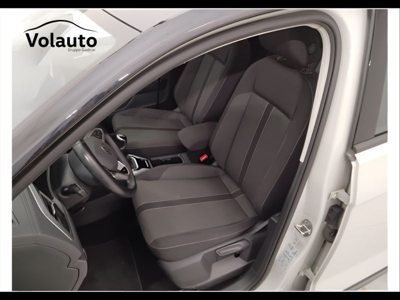 GuidiCar - VOLKSWAGEN T-Roc 2022 T-Roc 2.0 tdi scr Life 115cv Usato