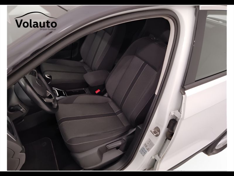 GuidiCar - VOLKSWAGEN T-Roc 2022 T-Roc 2.0 tdi scr Life 115cv Usato