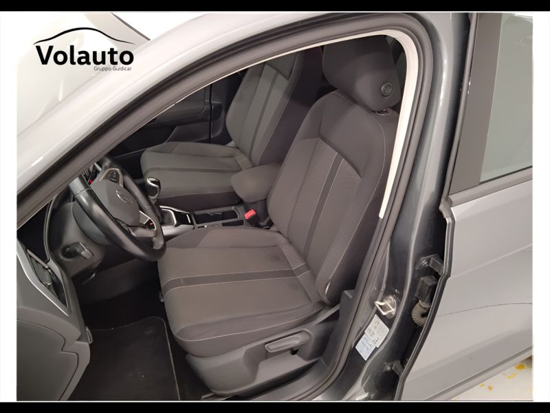 GuidiCar - VOLKSWAGEN T-Roc 2022 T-Roc 2.0 tdi scr Life 115cv Usato