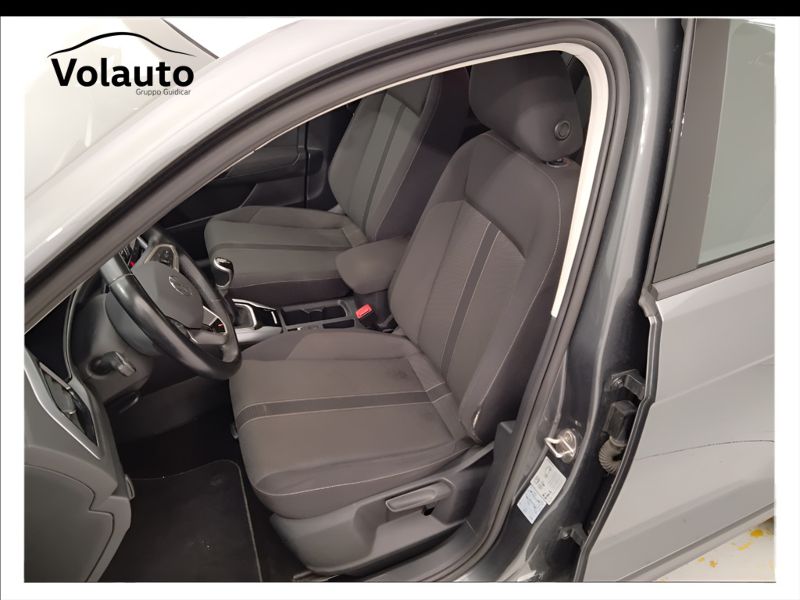 GuidiCar - VOLKSWAGEN T-Roc 2022 T-Roc 2.0 tdi scr Life 115cv Usato