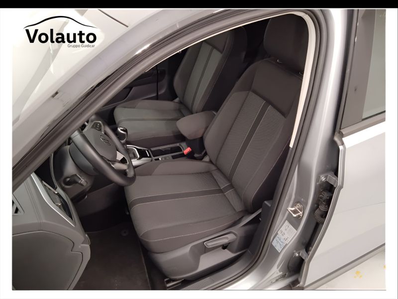 GuidiCar - VOLKSWAGEN T-Roc 2023 T-Roc 2.0 tdi scr Life 115cv Usato