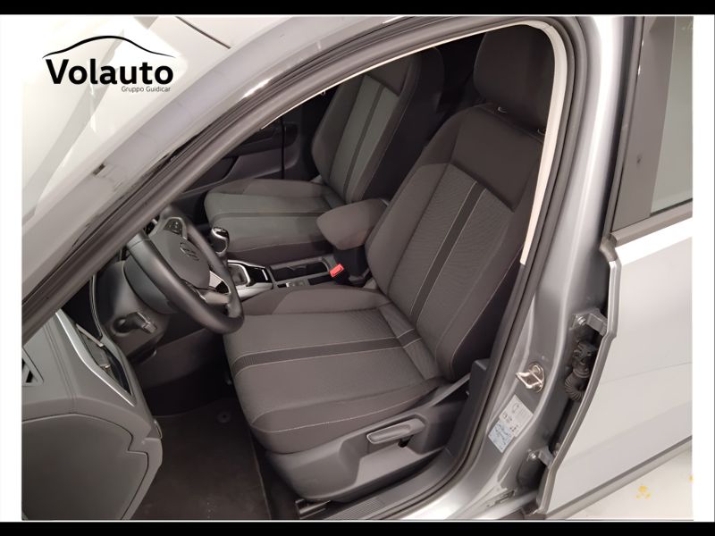GuidiCar - VOLKSWAGEN T-Roc 2023 T-Roc 2.0 tdi scr Life 115cv Usato