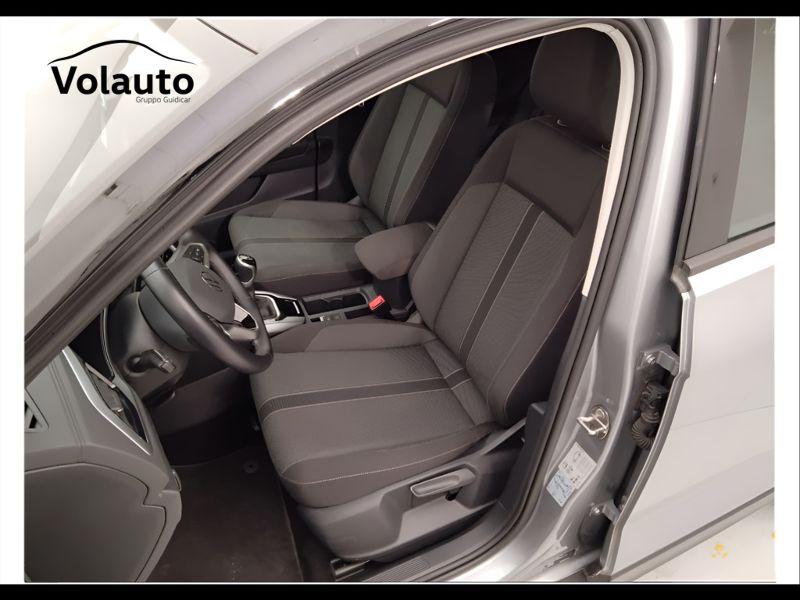 GuidiCar - VOLKSWAGEN T-Roc 2023 T-Roc 2.0 tdi scr Life 115cv Usato