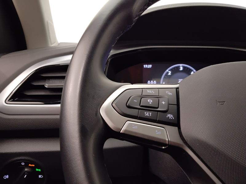 GuidiCar - VOLKSWAGEN T-Roc 2023 T-Roc 2.0 tdi scr Life 115cv Usato