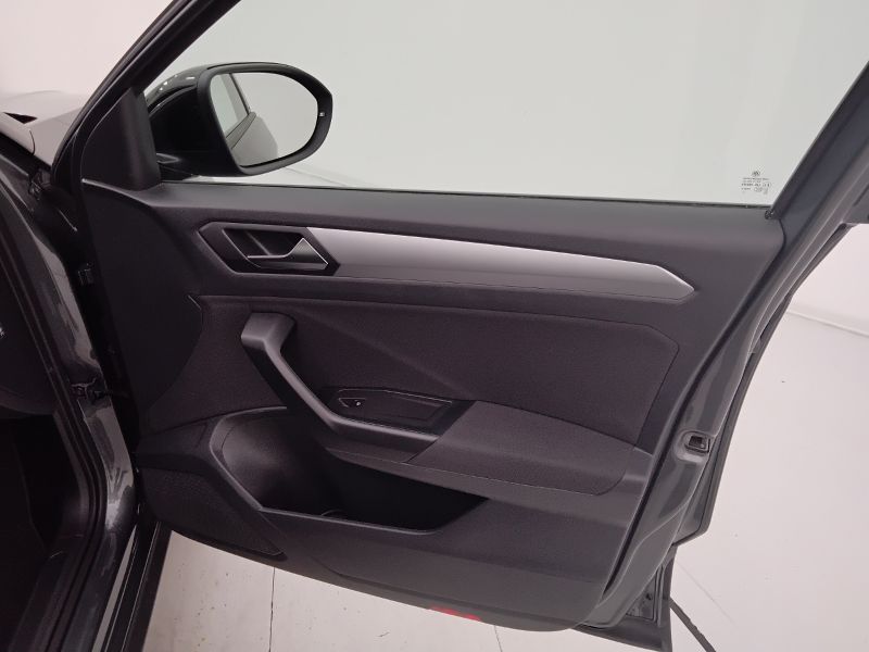 GuidiCar - VOLKSWAGEN T-Roc 2023 T-Roc 2.0 tdi scr Life 115cv Usato