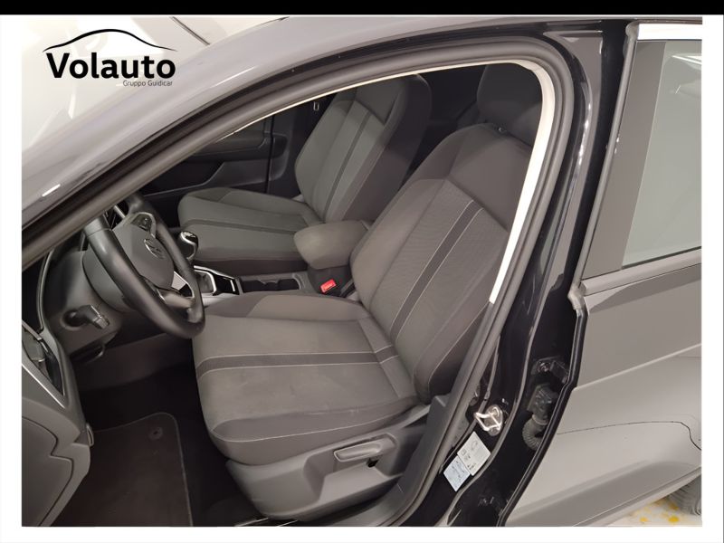 GuidiCar - VOLKSWAGEN T-Roc 2024 T-Roc 2.0 tdi scr Life 115cv Usato