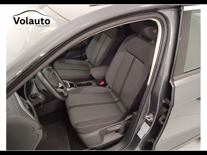 GuidiCar - VOLKSWAGEN T-Roc 2023 T-Roc 2.0 tdi scr Life 150cv dsg Usato
