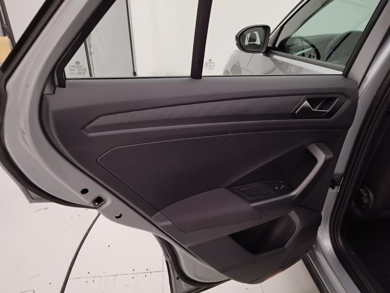 GuidiCar - VOLKSWAGEN T-Roc 2024 T-Roc 2.0 tdi scr Life 150cv dsg Usato