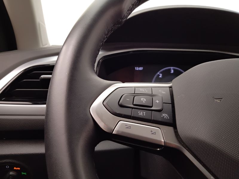 GuidiCar - VOLKSWAGEN T-Roc 2024 T-Roc 2.0 tdi scr Life 150cv dsg Usato