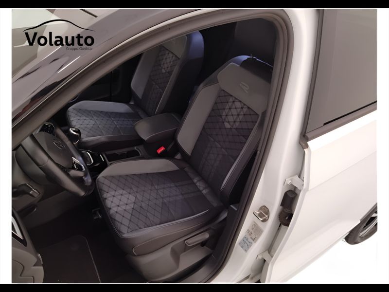 GuidiCar - VOLKSWAGEN T-Roc 2022 T-Roc 2.0 tdi scr R-Line 115cv Usato