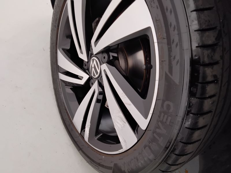 GuidiCar - VOLKSWAGEN T-Roc 2022 T-Roc 2.0 tdi scr R-Line 115cv Usato
