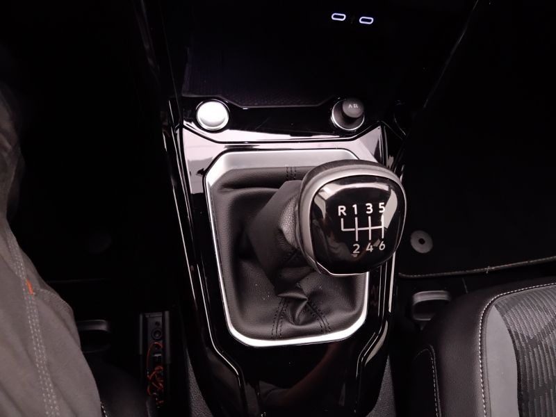 GuidiCar - VOLKSWAGEN T-Roc 2023 T-Roc 2.0 tdi scr R-Line 115cv Aziendale