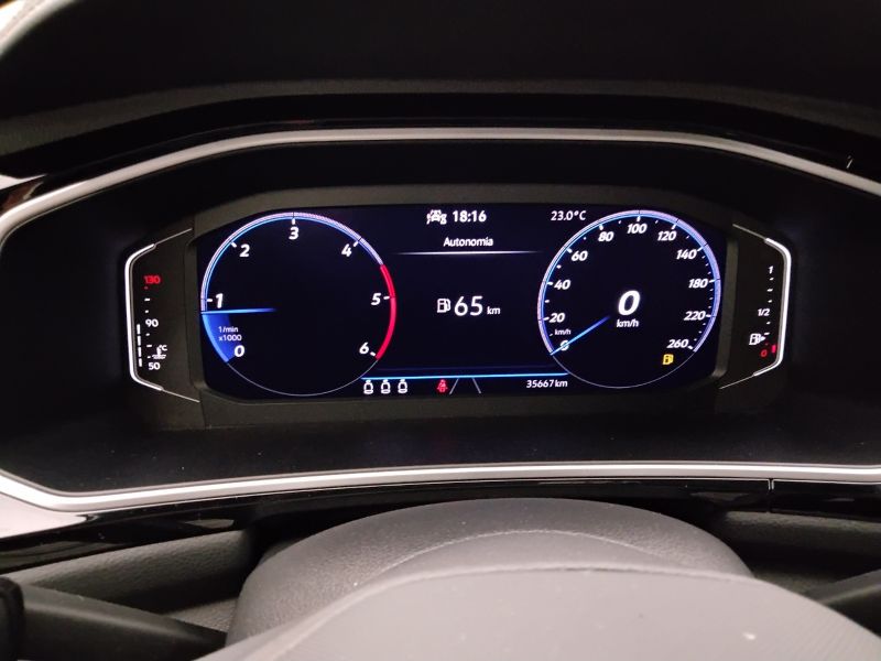 GuidiCar - VOLKSWAGEN T-Roc 2023 T-Roc 2.0 tdi scr R-Line 115cv Aziendale