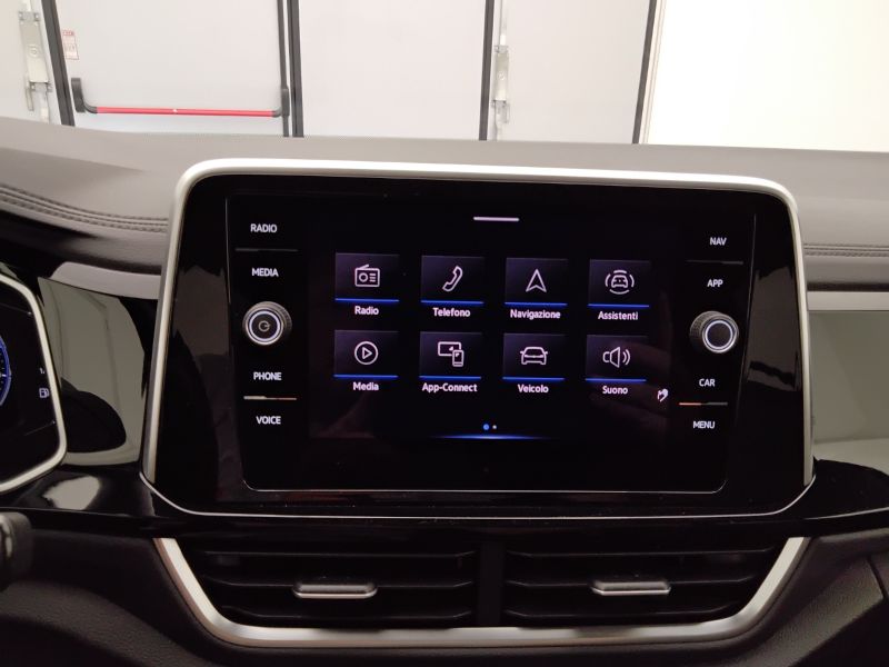 GuidiCar - VOLKSWAGEN T-Roc 2023 T-Roc 2.0 tdi scr R-Line 115cv Aziendale