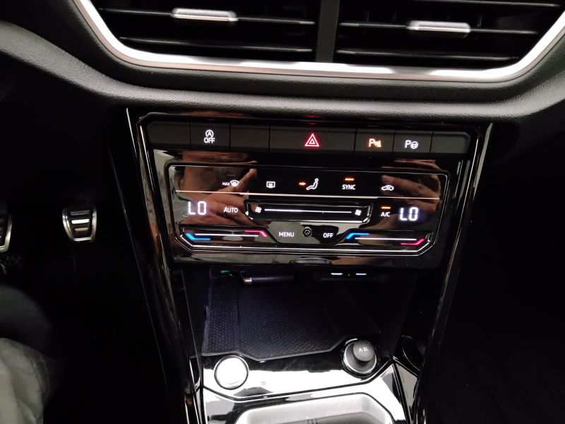 GuidiCar - VOLKSWAGEN T-Roc 2023 T-Roc 2.0 tdi scr R-Line 115cv Aziendale