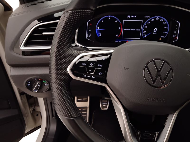 GuidiCar - VOLKSWAGEN T-Roc 2023 T-Roc 2.0 tdi scr R-Line 115cv Aziendale