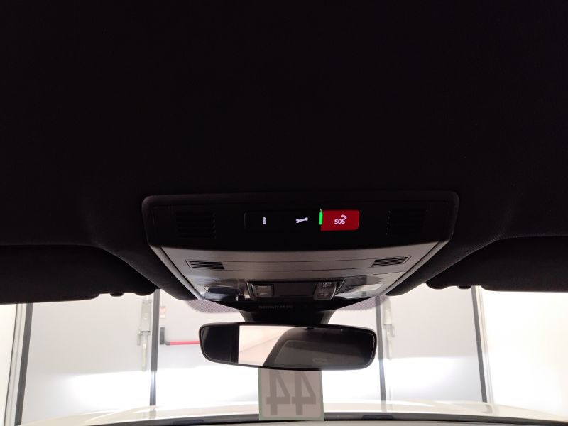 GuidiCar - VOLKSWAGEN T-Roc 2023 T-Roc 2.0 tdi scr R-Line 115cv Aziendale
