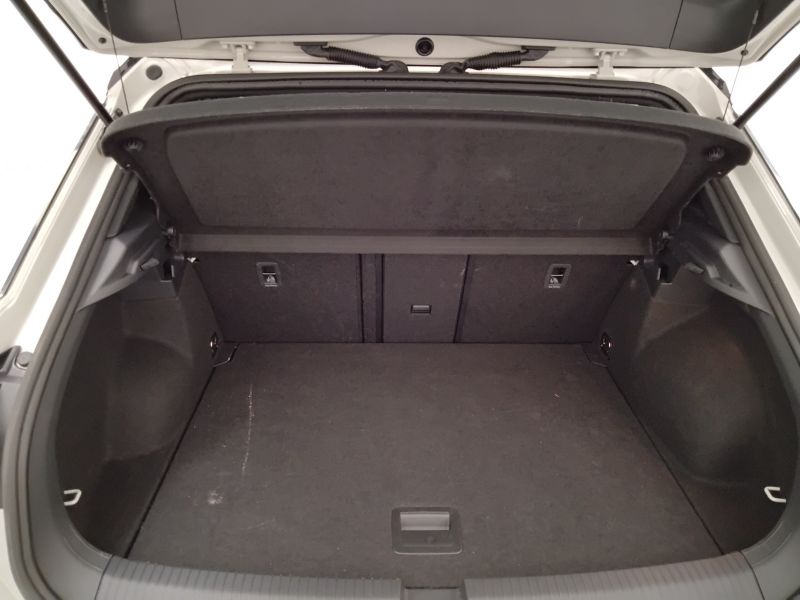 GuidiCar - VOLKSWAGEN T-Roc 2023 T-Roc 2.0 tdi scr R-Line 115cv Aziendale
