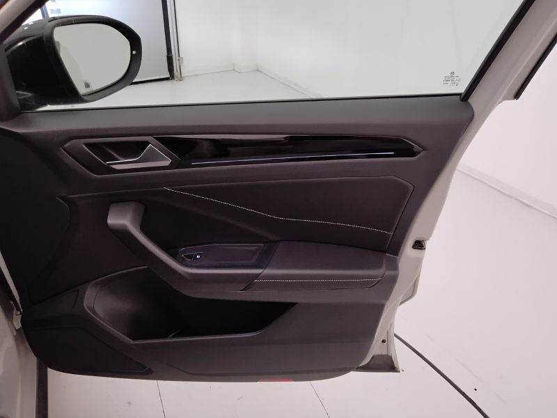 GuidiCar - VOLKSWAGEN T-Roc 2023 T-Roc 2.0 tdi scr R-Line 115cv Aziendale