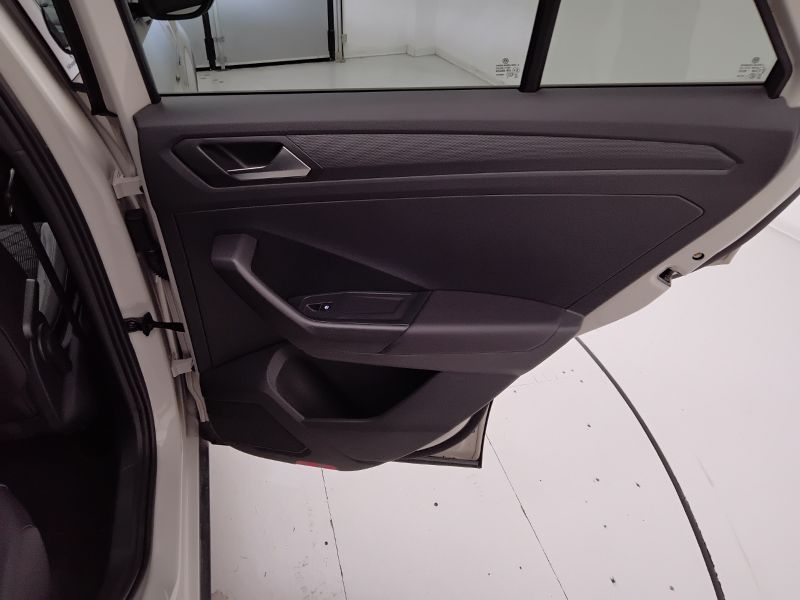 GuidiCar - VOLKSWAGEN T-Roc 2023 T-Roc 2.0 tdi scr R-Line 115cv Aziendale