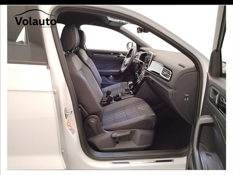GuidiCar - VOLKSWAGEN T-Roc 2022 T-Roc 2.0 tdi scr R-Line 150cv dsg Usato
