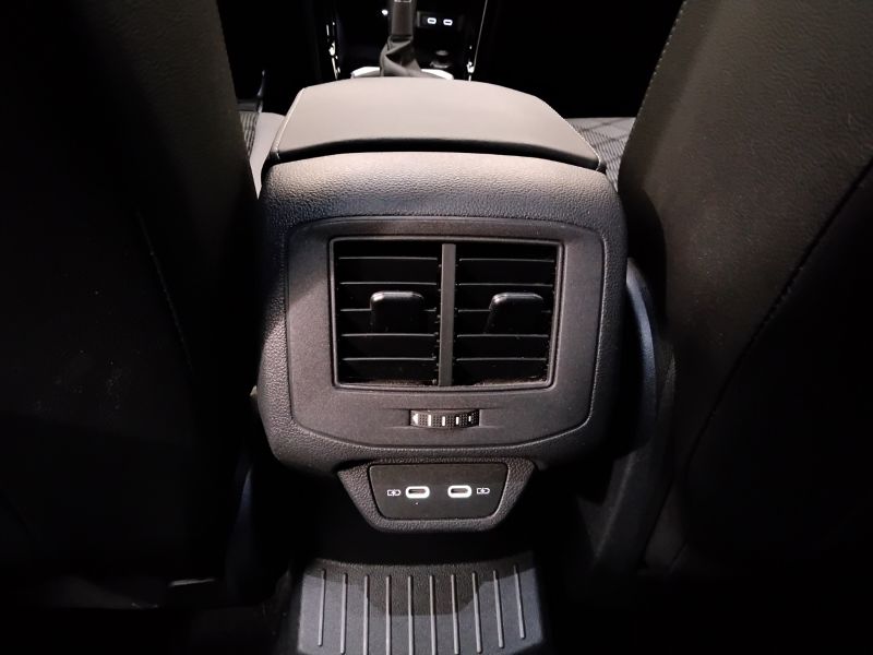 GuidiCar - VOLKSWAGEN T-Roc 2022 T-Roc 2.0 tdi scr R-Line 150cv dsg Usato
