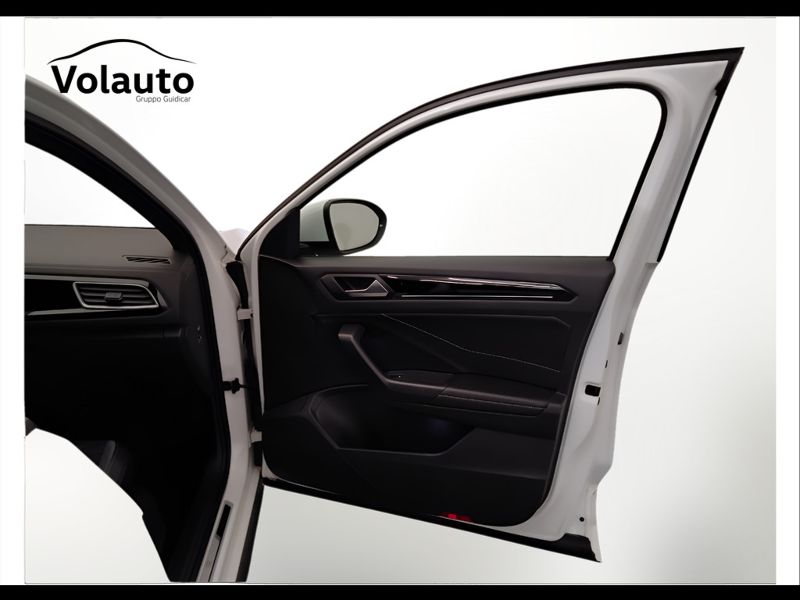 GuidiCar - VOLKSWAGEN T-Roc 2022 T-Roc 2.0 tdi scr R-Line 150cv dsg Usato