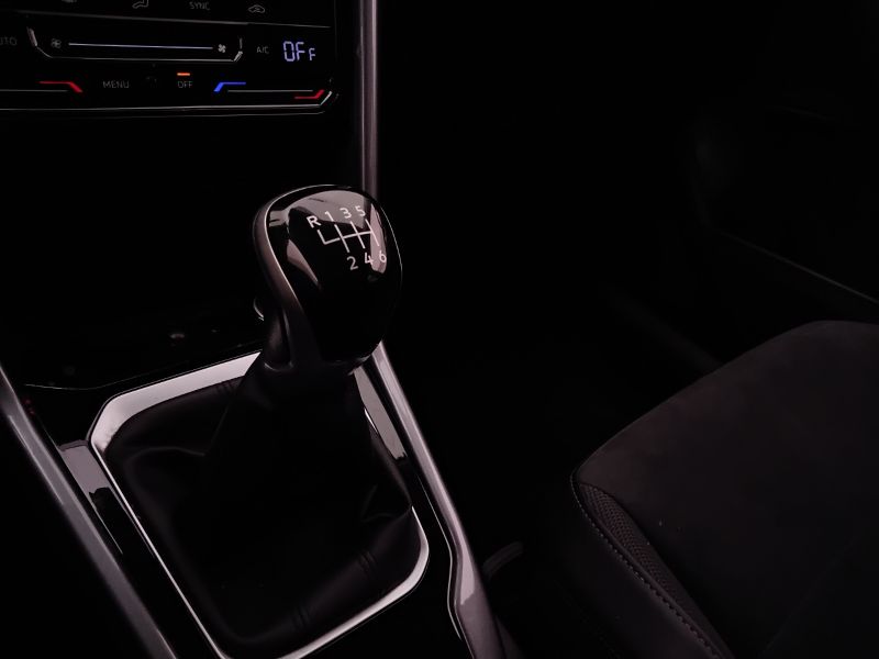 GuidiCar - VOLKSWAGEN T-Roc 2022 T-Roc 2.0 tdi scr Style 115cv Usato
