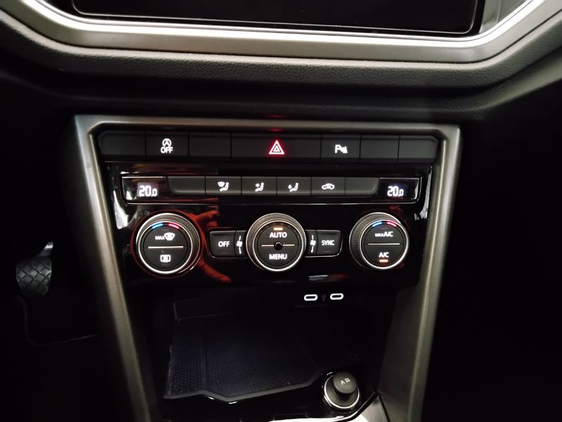 GuidiCar - VOLKSWAGEN T-Roc 2021 T-Roc 1.0 tsi Style 110cv Usato
