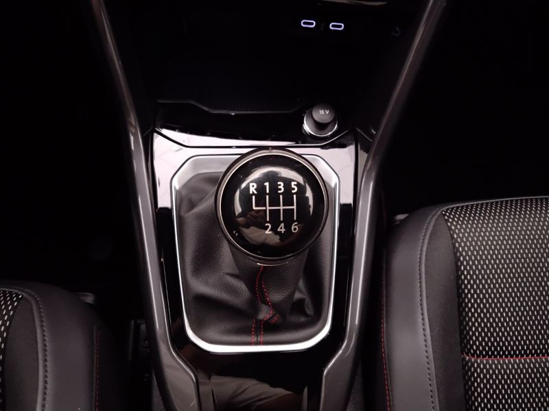 GuidiCar - VOLKSWAGEN T-Roc 2021 T-Roc 1.5 tsi act Sport Usato