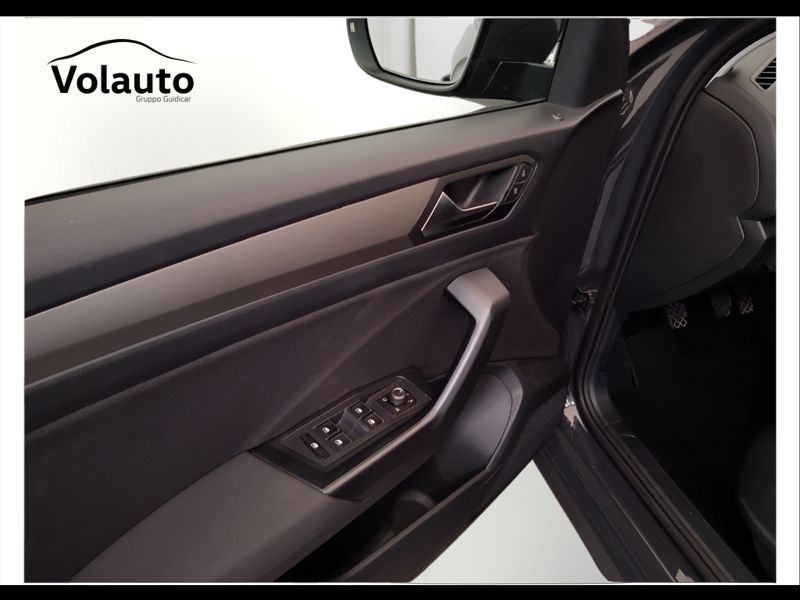 GuidiCar - VOLKSWAGEN T-Roc 2021 T-Roc 1.5 tsi act Sport Usato