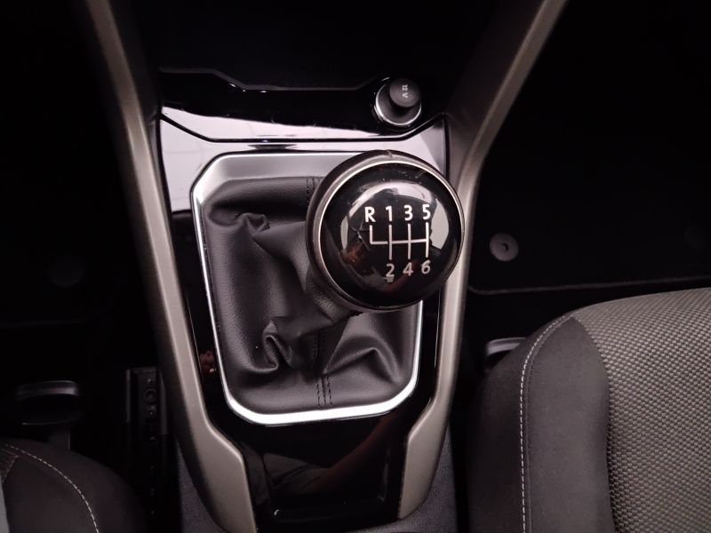 GuidiCar - VOLKSWAGEN T-Roc 2021 T-Roc 1.5 TSI ACT Style Usato