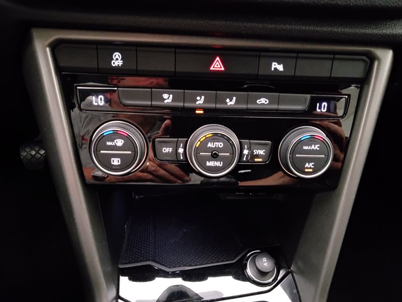 GuidiCar - VOLKSWAGEN T-Roc 2021 T-Roc 1.5 TSI ACT Style Usato