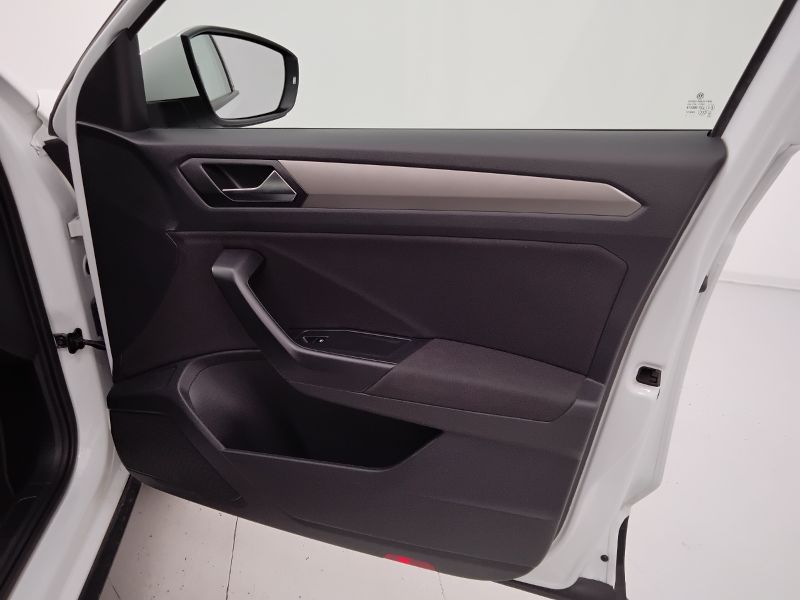 GuidiCar - VOLKSWAGEN T-Roc 2021 T-Roc 2.0 tdi Business 115cv Usato